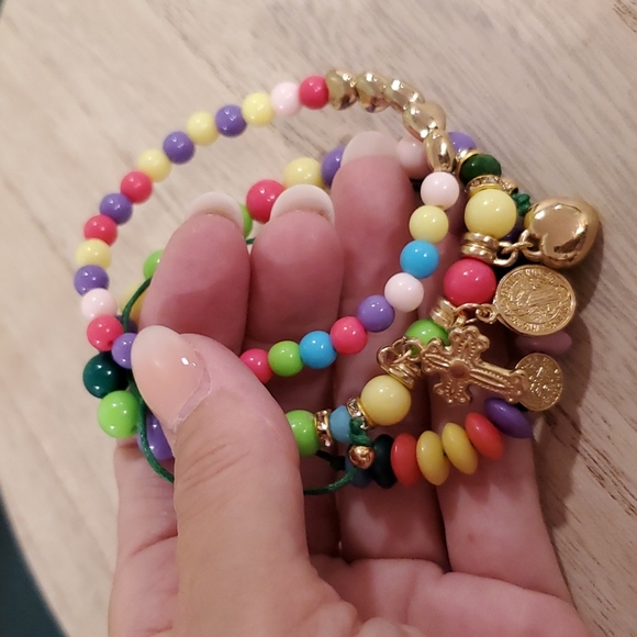 Set of 3 Pastel candy colors St. Patrick's Day theme bracelets Goldtone NIP - Picture 4 of 5